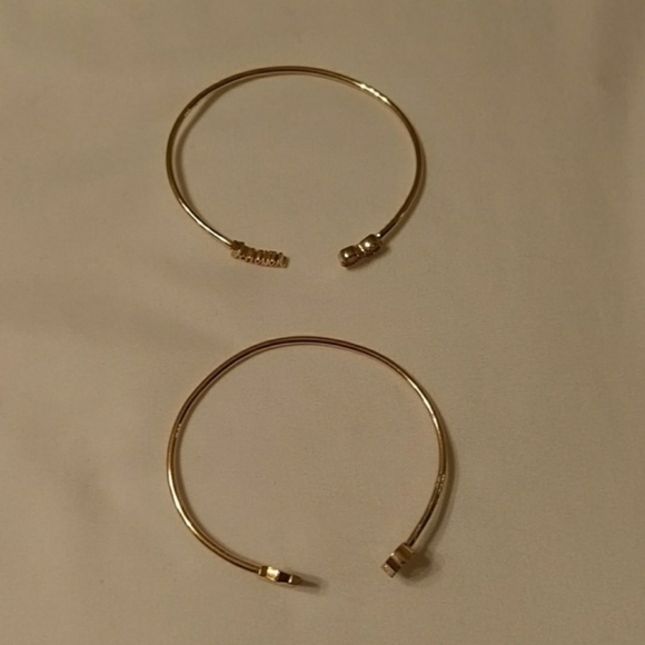 Jewelmint pair of Gold bracelets - Picture 2 of 6
